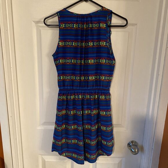 Eighty Six Blouse Women’s Size XS Sleeveless Ruffled V Neck - Picture 6 of 11